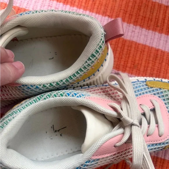 Nicole Miller size 7.5 multicolor  patchwork Sneakers. Platform sole. Comfy! - Picture 4 of 7